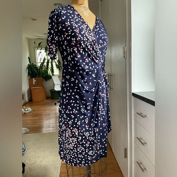 EUC Motherhood Maternity/Nursing Blue Multi Wrap, Small, MSRP $69 - Picture 8 of 10